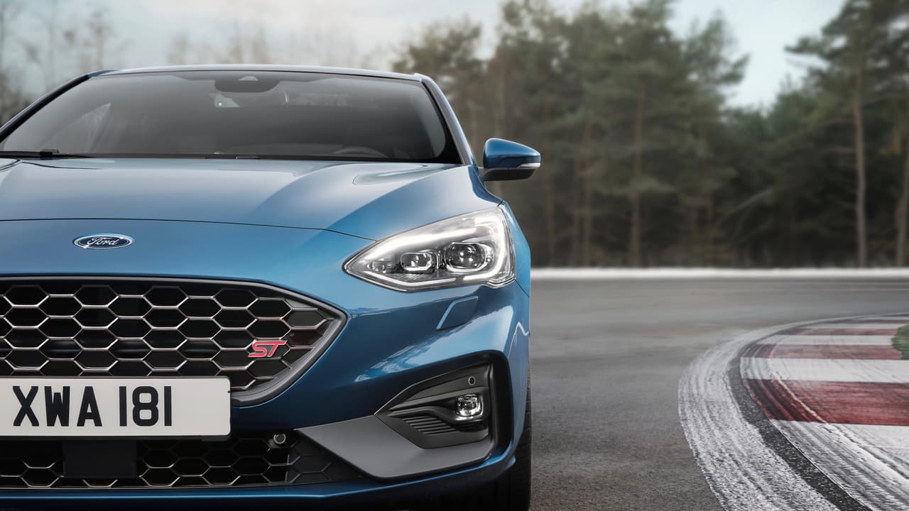 La cancelación de Ford Focus ST para Estados Unidos es una verdadera tragedia para los amantes del automóvil. El Focus ST es, junto a autos como el 
<b>Volkswagen Golf GTI</b>, el
<b> Hyundai Veloster GT </b>y el 
<b><a href="https://www.univision.com/noticias/pruebas-de-manejo/prueba-honda-civic-si-2017">Honda Civic Si</a></b>, una de las pocas opciones disponibles para quienes disfrutan manejando sus automóviles, pero necesitan que los mismos los provean de espacio razonable y cierta versatilidad.