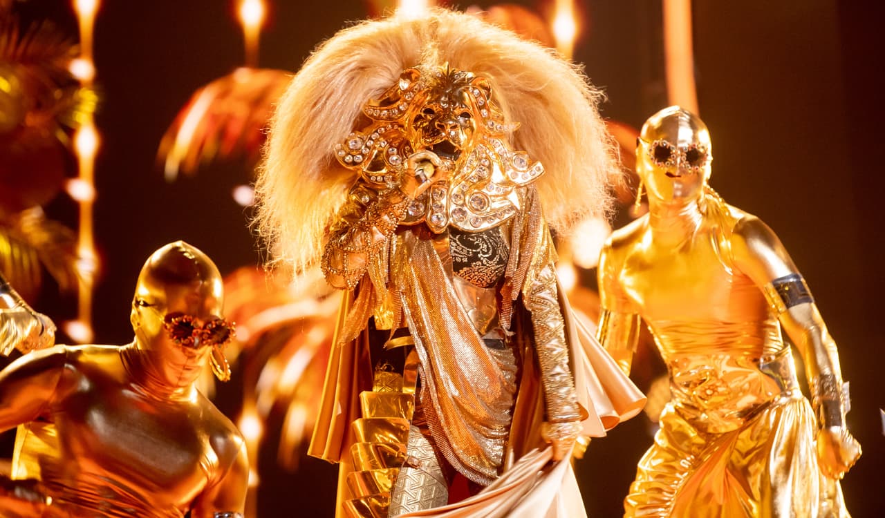 Después de escucharla, los 'investigadores' dijeron sus apuestas y así sonaron los nombres de Irán Castillo, Dulce María, Litzy y Lidia Ávila.