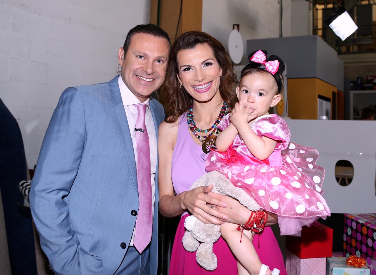 Para celebrar el primer año de Michelle, el set de despierta América se vistió de color rosado y globos de Minnie.