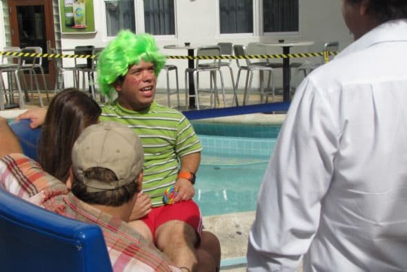 Juanito se caracterizó de niño travieso.