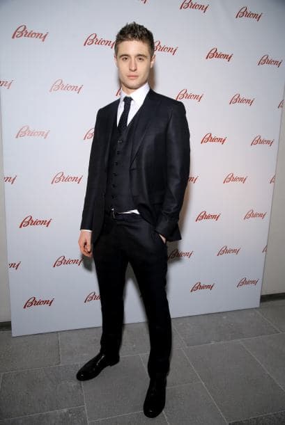 Max Irons sigue los pasos de su papá; es famoso por su papel en 'The Host', otra de las novelas de Stephenie Meyer, autora de la saga 'Twilight'.