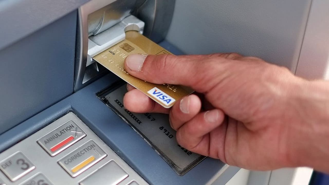 Alertan por robos de información y dinero en cajeros automáticos del sur de California