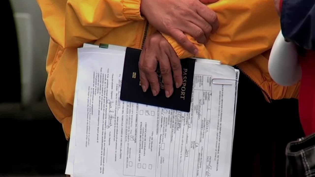 Administración Trump extiende tiempos de espera para residencias y permisos de trabajo