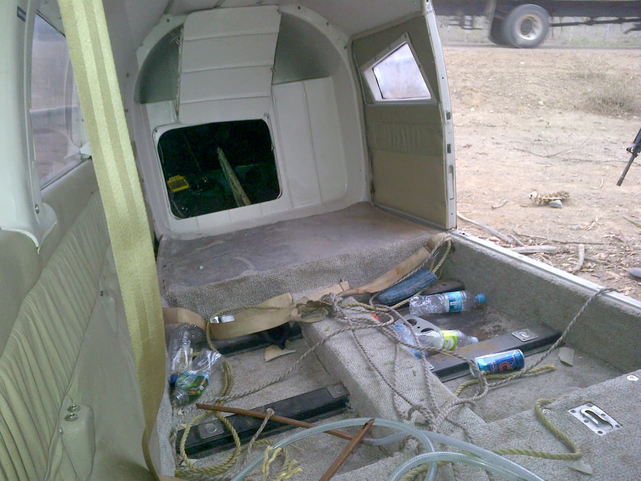 Los narcos le sacan los asientos a las aeronaves para cargarlas con droga.