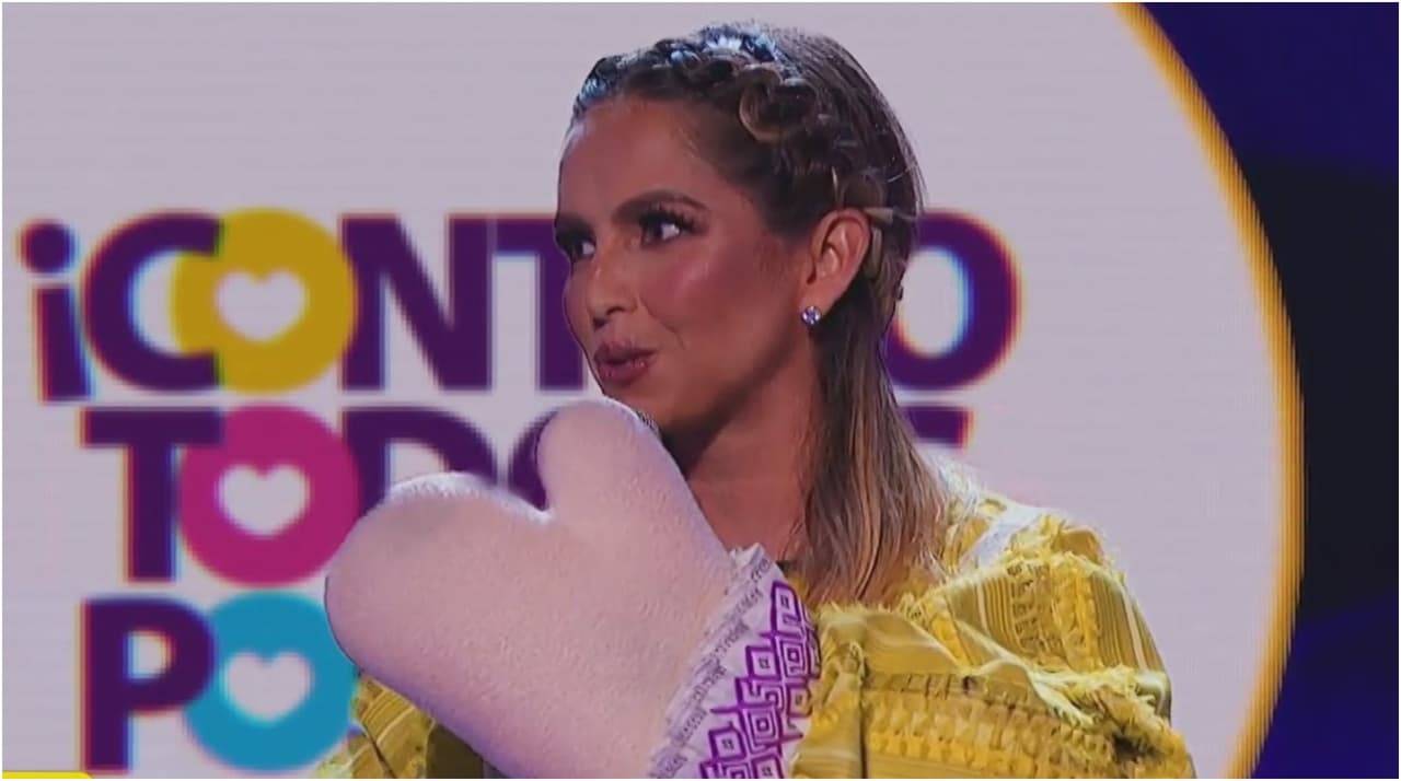 En la primera ronda la eliminada fue la muñeca Lele y vaya sorpresa se llevaron todos al ver a Karla Díaz, integrante de JNS, detrás de este simpático personaje.