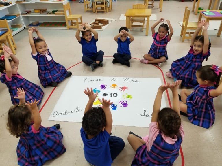 Buscan establecer programa de reembolso a favor de los maestros por compra de materiales educativos