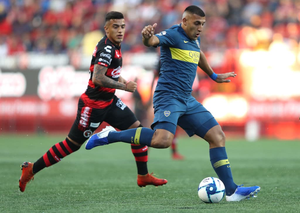 Con gol del delantero ecuatoriano Miller Bolaños, a los 87 minutos, los Xolos de Tijuana superaron 1-0 a Boca Juniors de Argentina en el Estadio Caliente de la ciudad fronteriza de Baja California. En partido de preparación para ambos equipos, de cara al inicio de los torneos en sus respectivos países, se vivieron acciones equilibradas, con buenos destellos y voluntad de los dos clubes por ganarlo.
