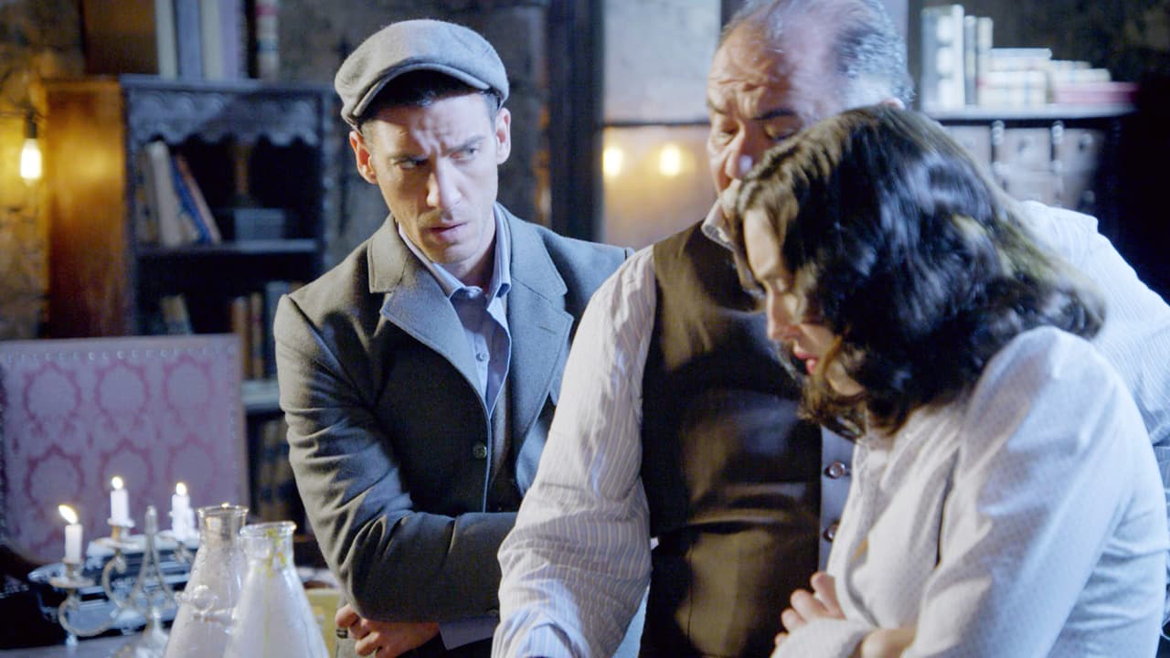 Poco a poco los secretos que invaden al Hotel fueron más interesantes y llenos de misterio. Esa fue la razón por la que los dos comenzaron a trabajar juntos.