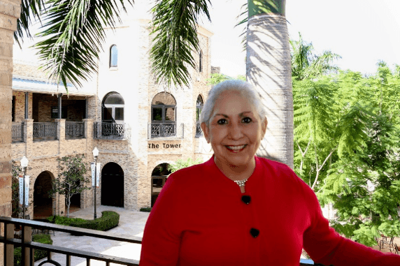 <b>Julieta García </b>
<br>
<br>La doctora García es la expresidenta de la Universidad de Texas en Brownsville, y fue nombrada una de las mejores rectoras universitarias de la revista Time. 
<b>García fue la primera mujer hispana en trabajar como presidenta de una universidad</b> y dedicó su carrera a los estudiantes de la región de la frontera suroeste.