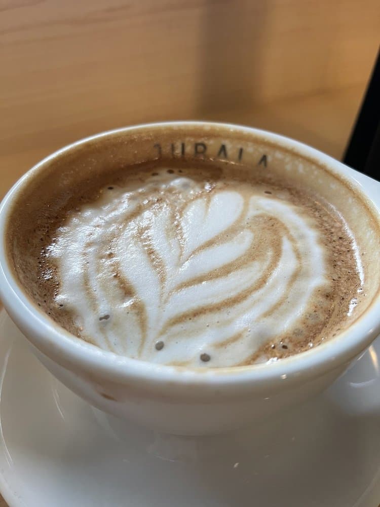 <b>Jubala Coffee - North Hills</b>
<br>Dirección: 200 Park At N Hills St Ste 140 Raleigh, NC 27609
<br>Teléfono: (984) 200-5048
<br>Sitio web: 
<a href="http://www.jubalacoffee.com">http://www.jubalacoffee.com</a> 
<br>
<br>
<a href="https://www.yelp.com/map/jubala-coffee-north-hills-raleigh"><b>Cómo llegar</b></a>
<br>
<br>Una usuaria de Yelp lo celebró: “El café es bueno y el espacio es hermoso. Jubala es una buena adición a North Hills”.