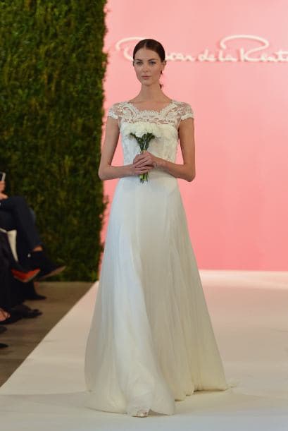 Aquí los mejores modelos del diseñador Oscar de la Renta.