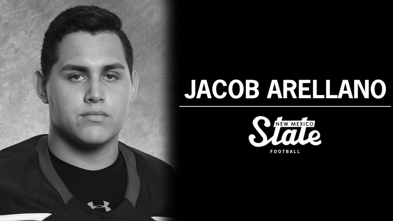 Varias agencias de policías de todo el norte de Texas enviaron sus condolencias a la familia y compañeros de Arellano. El equipo estatal de futbol de Nuevo México, donde jugó el oficial, se unió al luto con este mensaje: “Estamos profundamente entristecidos por la pérdida del ex jugador de fútbol americano de Aggie, Jacob Arellano. Jacob fue un joven sobresaliente, y nuestros pensamientos y oraciones están con su familia y amigos”.
