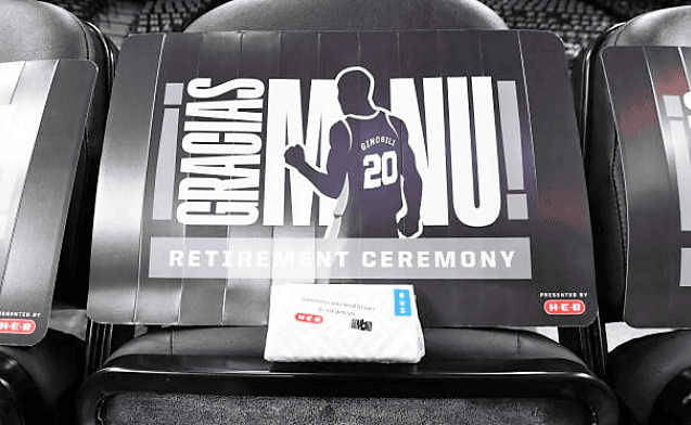 Los cartelones que se el entregaron a los asistentes al partido de la noche especial de Ginóbili.