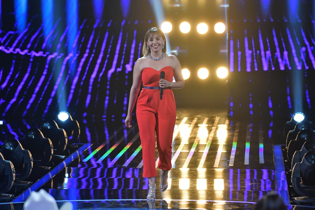 Azucena Salazar. Mira 
<b><a href="https://www.univision.com/shows/reina-de-la-cancion/azucena-salazar-deja-boquiabierta-a-natti-natasha-con-la-interpretacion-de-no-querias-lastimarme-video" target="_blank">aquí su presentación</a></b>.