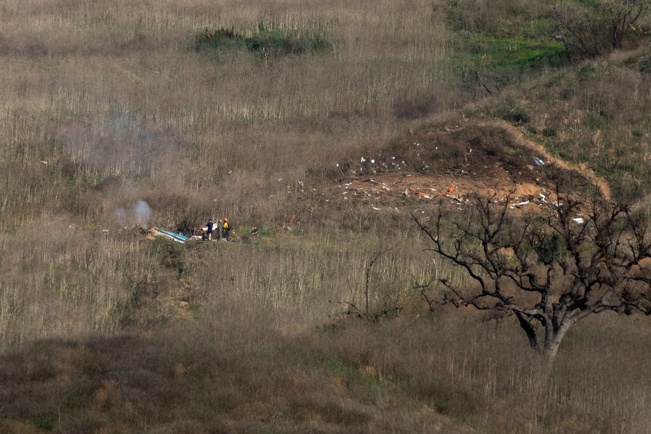 Según las 
<b><a href="https://www.univision.com/shows/despierta-america/divulgan-audio-entre-el-piloto-y-la-torre-de-control-segundos-antes-del-accidente-en-que-murio-kobe-bryant-video" target="_blank">grabaciones del piloto</a></b> con personal del control de tráfico aéreo, todo indica que volaba a baja altitud para evitar la niebla que prevalecía esa mañana en el área.
<br>