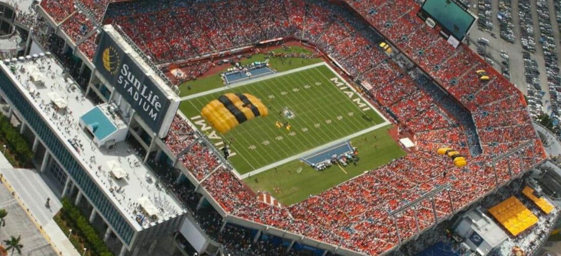 Hurricanes - La Universidad de Miami comienza su temporada de fútbol colegial el sábado a las 6pm. (Sun Life Stadium, 347 Don Shula Dr., Miami)