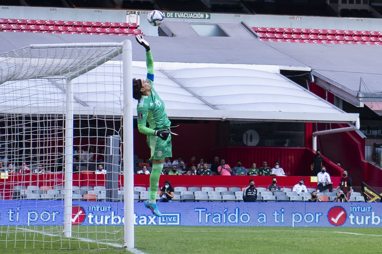 Pese a contar con el regreso a la titularidad de jugadores importantes como Lozano, 'Tecatito' y Edson, México igualó sin goles ante Costa Rica en el Azteca.