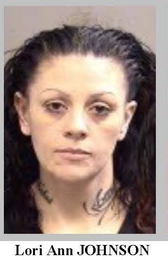 Lori Ann Johson también denunciada por robo.