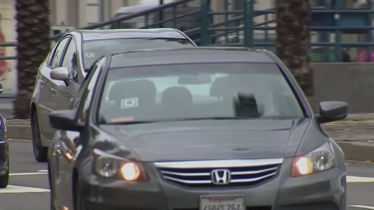 Alertan por robo de identidad para crear cuentas falsas de conductores en Uber