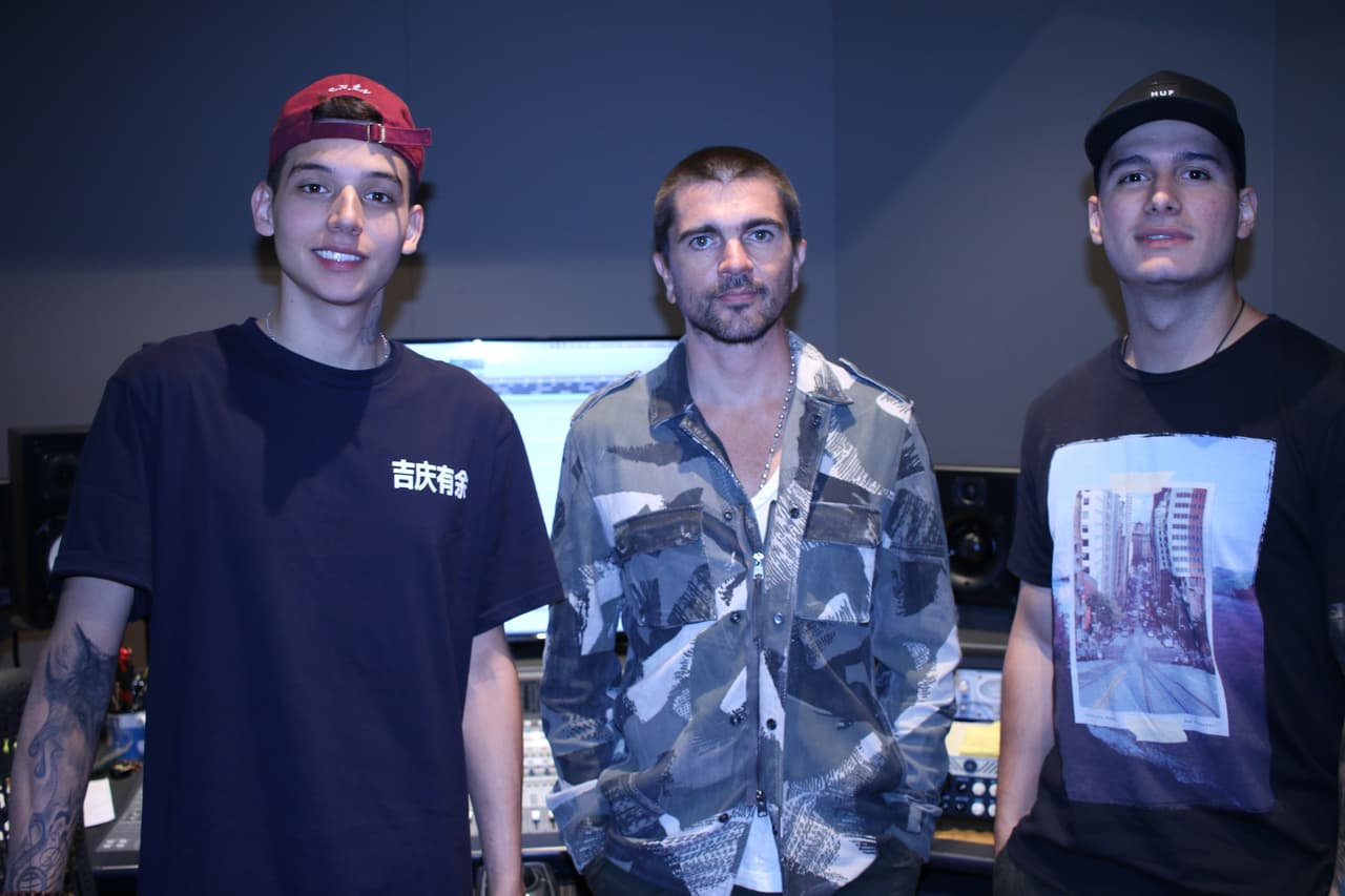 Tres colombianos de Medellín haciendo historia musical juntos.