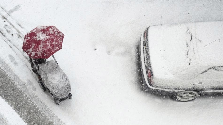 Muere un bebé de 7 meses que dejaron durmiendo por horas en un balcón a menos 7 grados ºC