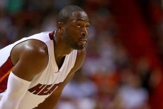 Dwayne Wade juega 1-1 con una mujer de 90 años