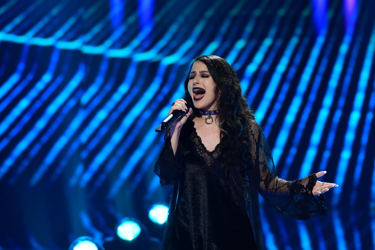 Los tres jueces escucharon con atención la interpretación de esta joven: "I see your true colors, and that's why I love you. So don't be afraid to let them show".