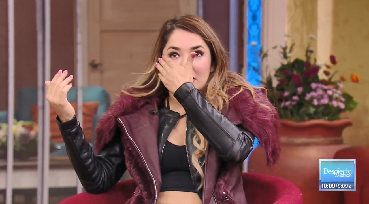 Mientras las lágrimas rodaban por su rostro, la actriz recordó a Oliver: "Me llevaba 7 años. Era bueno, inteligente, divertido, mi mejor amigo y bueno, a veces la gente toma decisiones que no podemos entender, esta fue una de ellas".