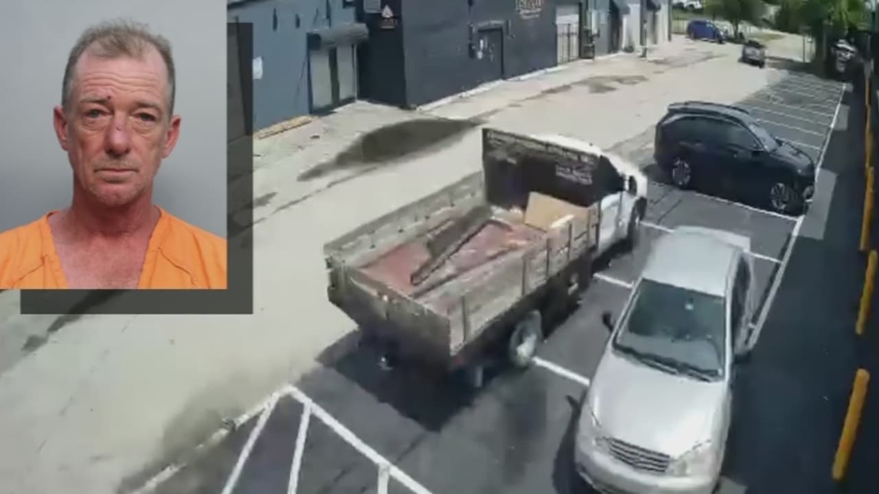 Chofer con licencia de conducir suspendida choca contra cinco autos y una cervecería en North Miami