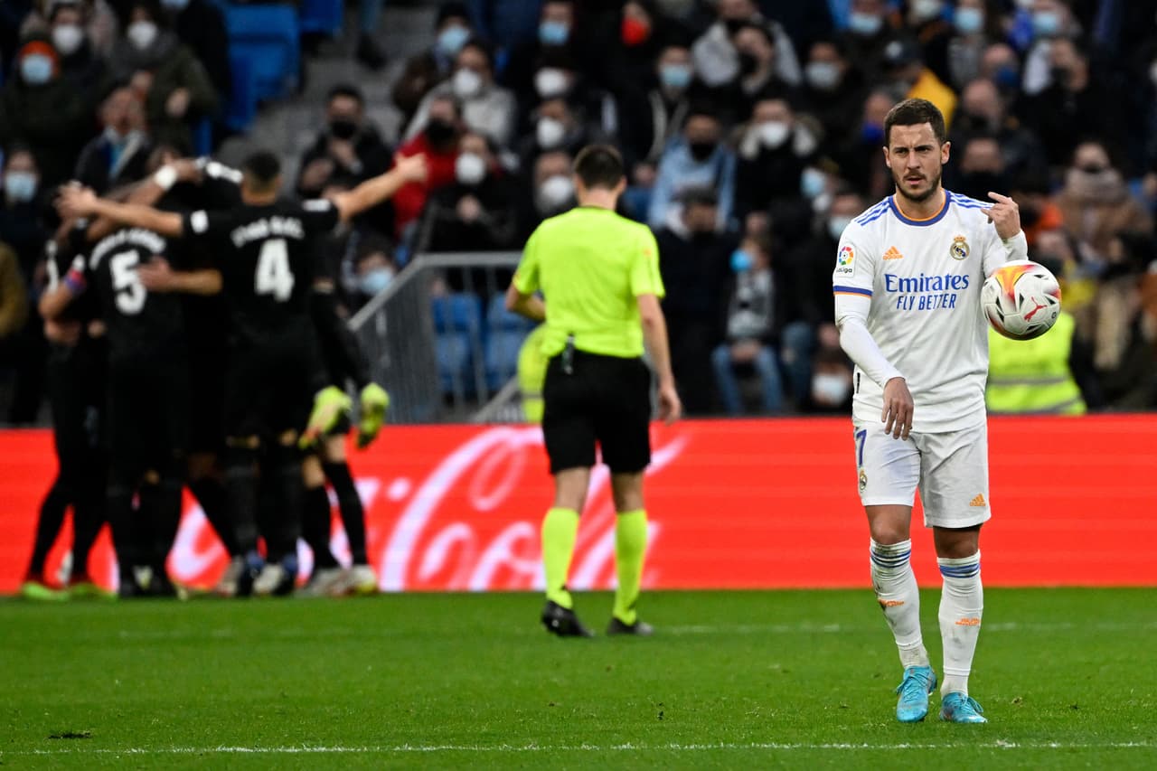 El Real Madrid consiguió un par de goles en la recta final, uno de Luka Modric por la vía del penalti al 82 y el otro en tiempo de reposición de Eder Militao, para empatar en casa ante Elche.
