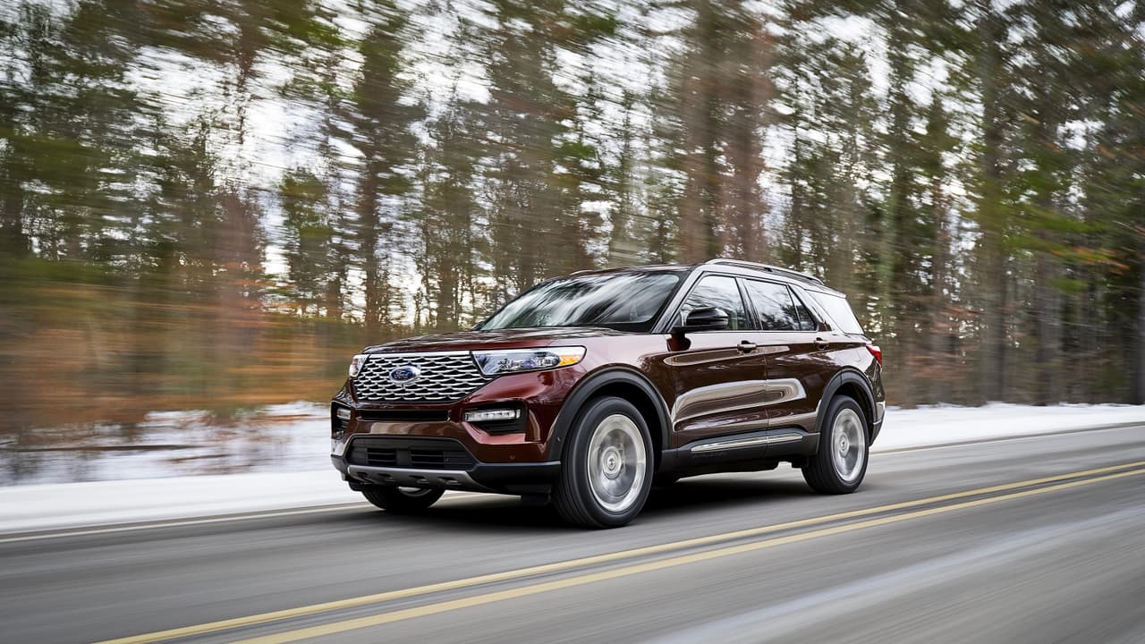 La Ford Explorer 2020 está basada en una arquitectura totalmente nueva que compartirá únicamente, al menos hasta ahora, con la nueva Lincoln Aviator. Esta arquitectura marca el regreso de una 
<b>plataforma de tracción trasera</b> como base para la Ford Explorer, un cambio que le da mayores habilidades como vehículo todoterreno. La Ford Explorer estuvo basada en una plataforma de tracción delantera entre 2011 y 2019.