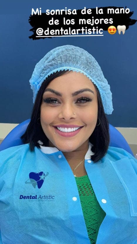 Wanda Díaz presume su nueva sonrisa.