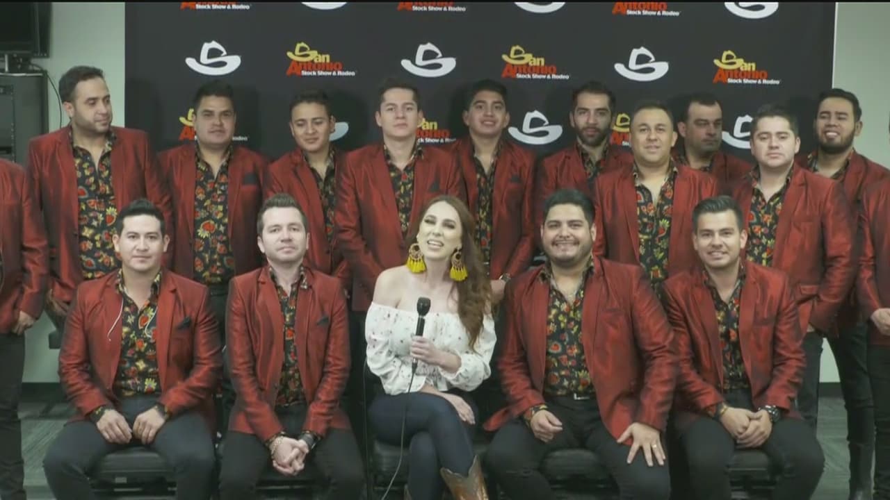 Banda La Adictiva se prepara para su primera presentación en el rodeo de San Antonio