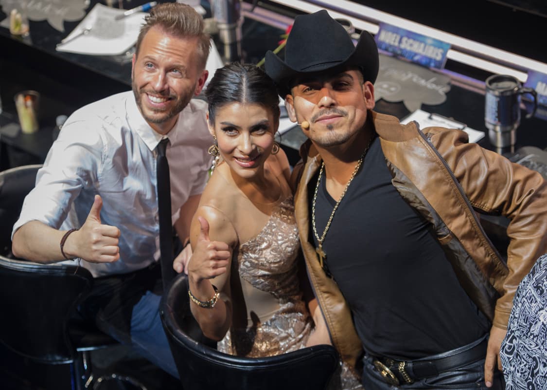 La belleza de María varias veces ha cautivado a Espinoza Paz y a uno que otro capitán.