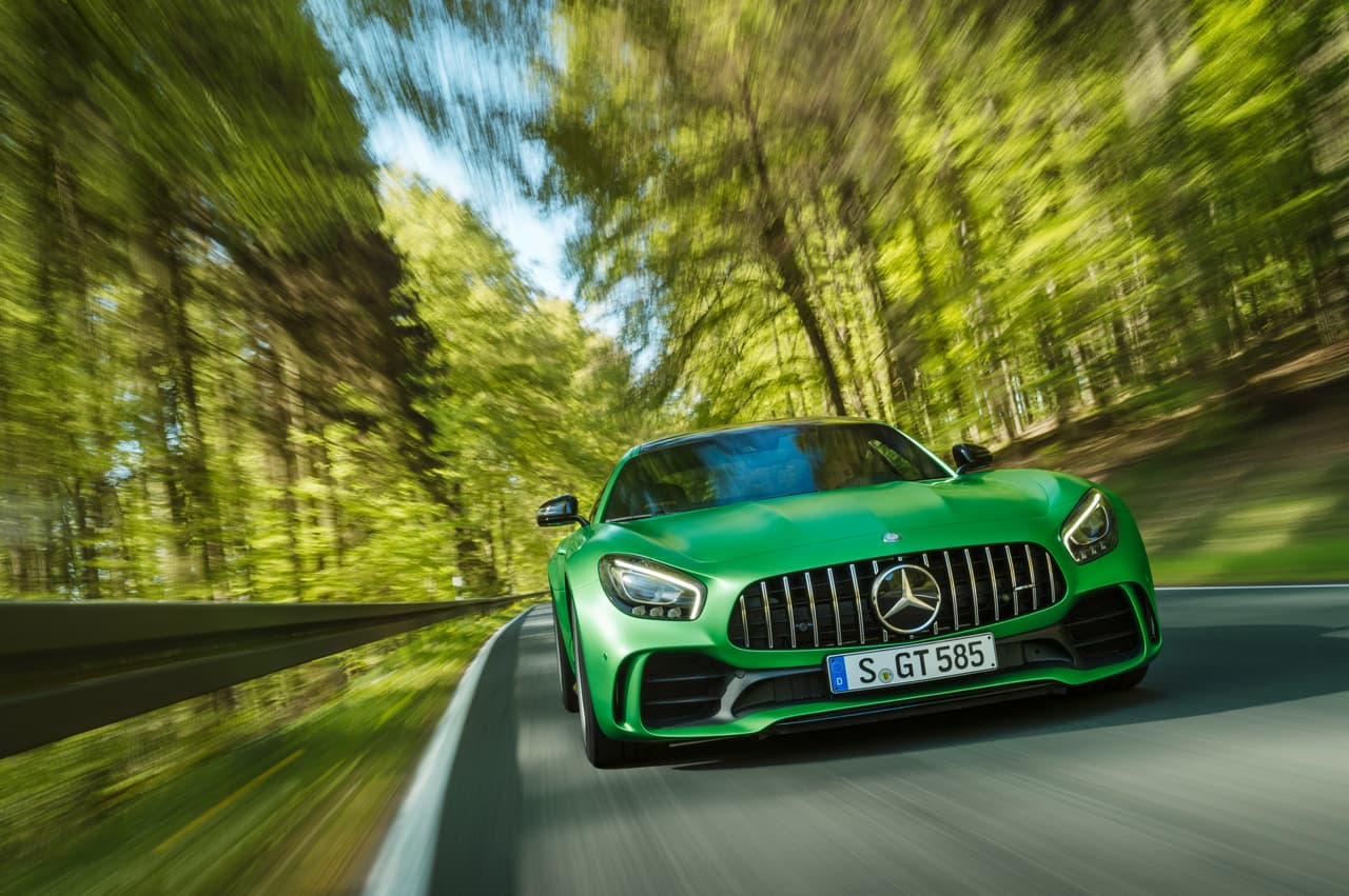 El Mercedes-AMG GT R fue desarrollado con las curvas del infierno verde, como es conocido en lazo norte del Nürburgring, en la mente.