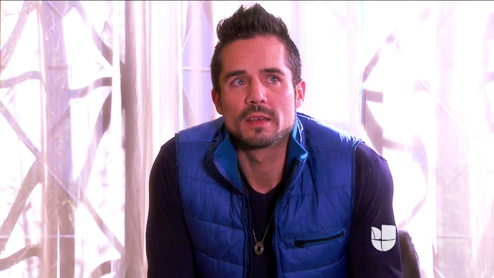 En Muchacha Italiana Viene a Casarse, Pedro cree que Fiorella tiene un romance con Gianluca y que sólo está jugando con su corazoncito. ¡Está muy decepcionado!