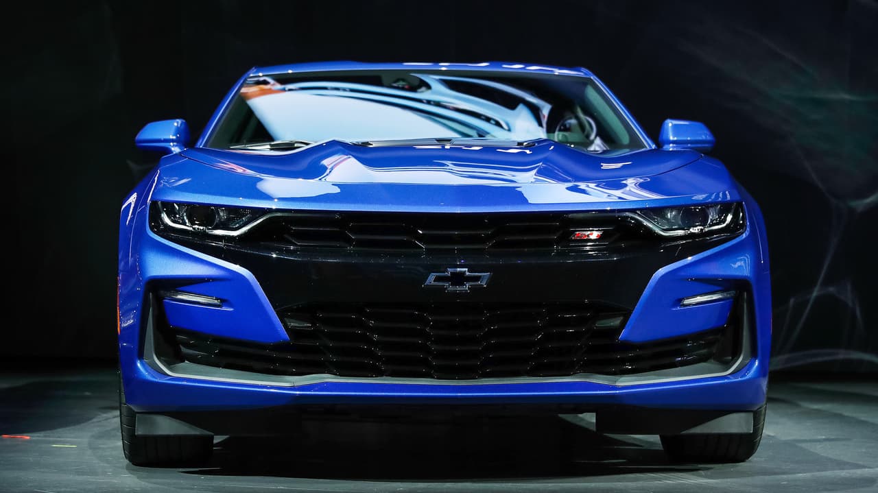 Este ‘muscle car’ cuenta con la 
<b>nueva generación de Infoentretenimiento 3 </b>que, según la marca, es más intuitivo y sistemas que proporcionan una experiencia más personalizada al conductor. Funciona con una pantalla táctil de ocho pulgadas. Como equipo estándar
<b> el Chevrolet Camaro</b> tiene pantalla de siete pulgadas.