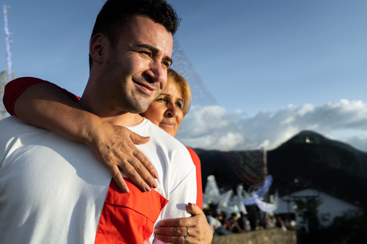 Una madre se reencuentra con su hijo 32 años después de que fue robado