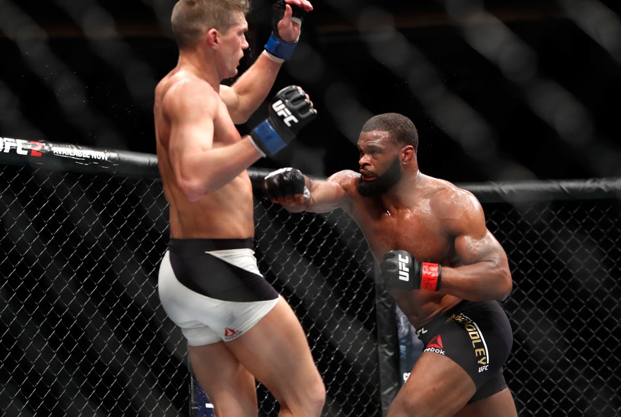El estilo de karate de Stephen Thompson no fue suficiente para arrebatarle el cetro welter a Tyron Woodley.