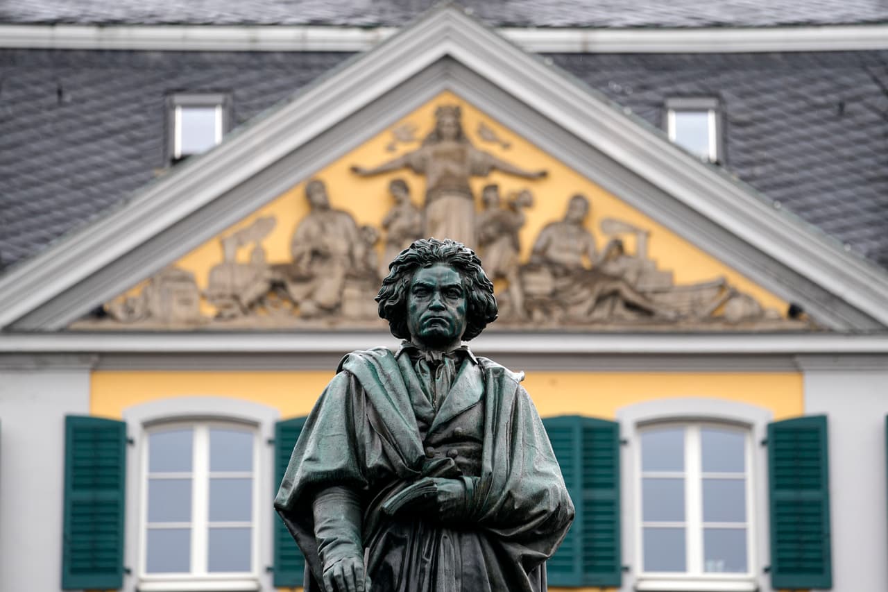 Cómo estos pelos de Beethoven pueden dar pistas sobre su sordera y su misteriosa muerte casi dos siglos después