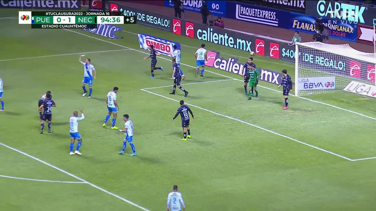 ¡TIRO ATAJADO! disparo por Martín Barragán.