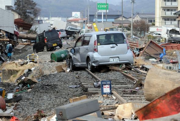 Plazas Ing. Francisco Velasco (Alpuyeca) y Alpuyeca-Balnearios en la autopista Cuernavaca-Acapulco.