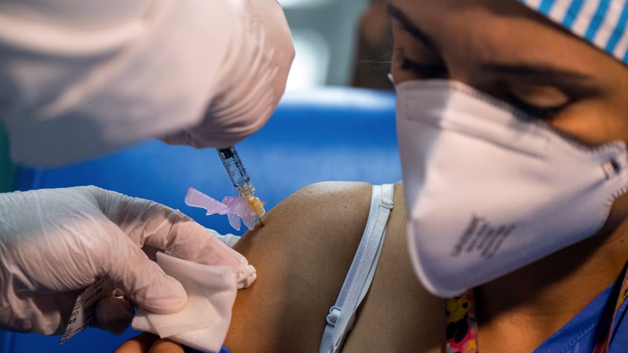 Puerto Rico, a punto de alcanzar el 80% de población elegible vacunada contra covid-19