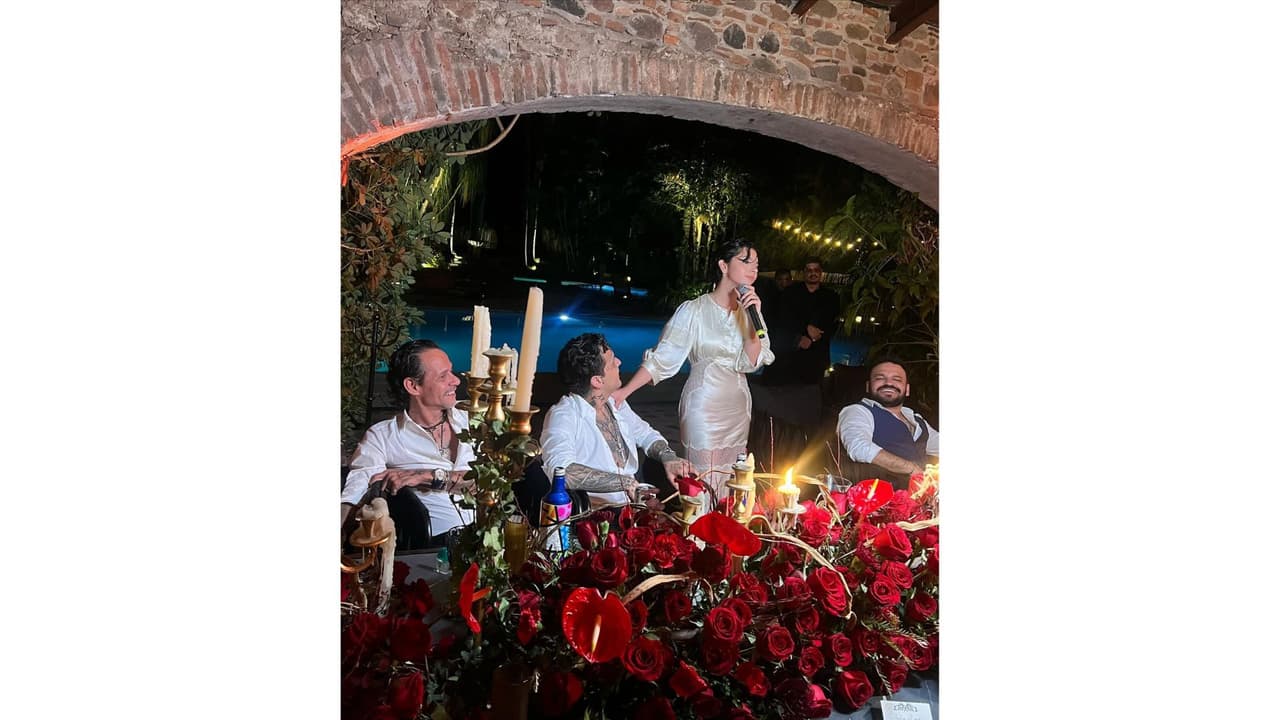 Ángela Aguilar y Christian Nodal en su boda.
