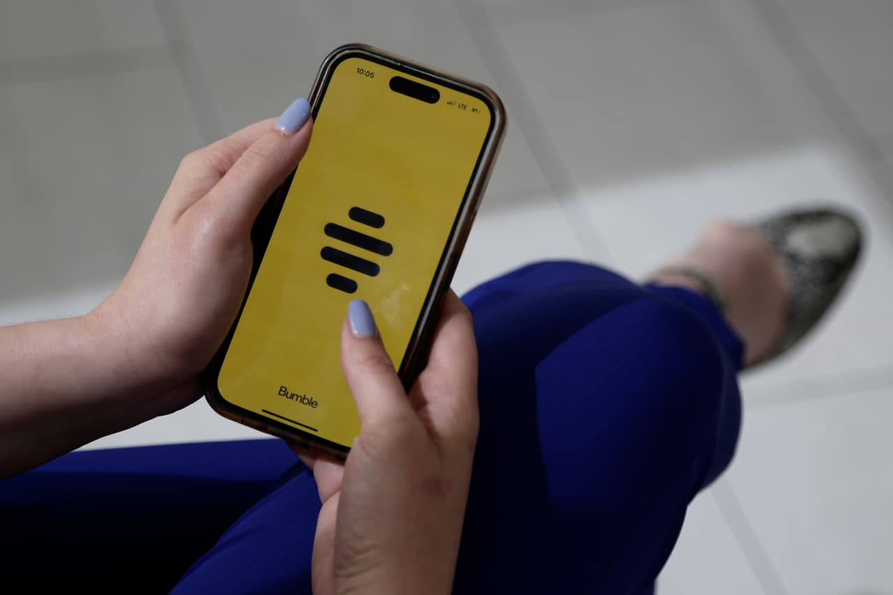 Se hacía pasar por millonario: la historia del estafador de Bumble que engañó a 15 mujeres