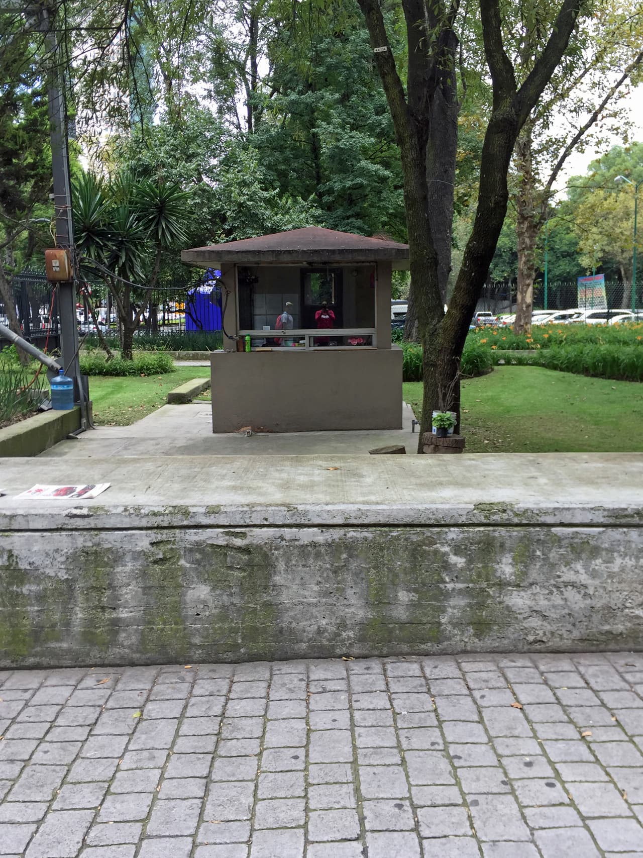 Casetas de cobro en el Zoológico de Chapultepec, hoy en día no utilizadas.