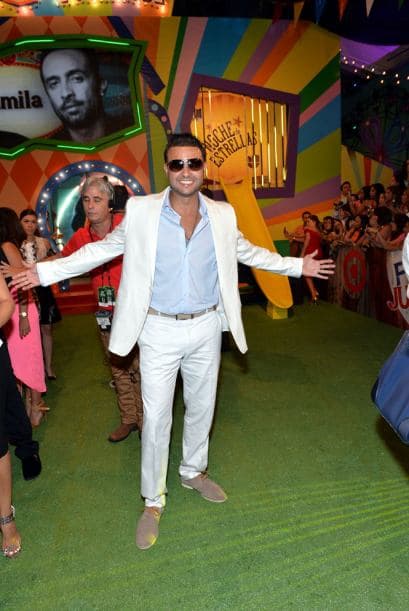 Bellos, atrevidos, creativos, y muy coloridos así fueron vestidos tus artistas favoritos a la feria de #PremiosJuventud. ¿Te copiarías los modelitos? ¿Quieres ver más? las mejores del mundo del entretenimiento aquí