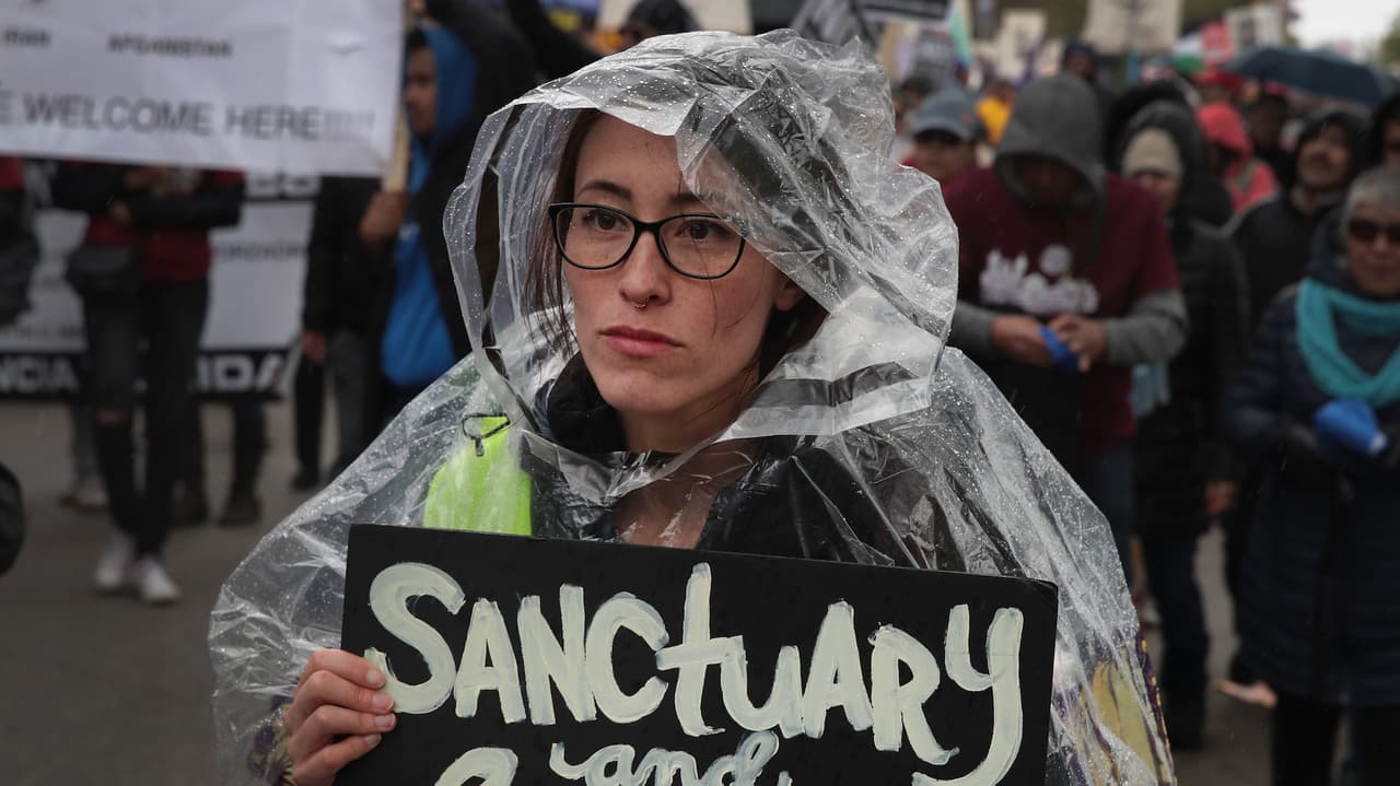 Chicago amplía protección a inmigrantes; organizaciones comunitarias dicen que 'hay mucho más que se puede hacer'