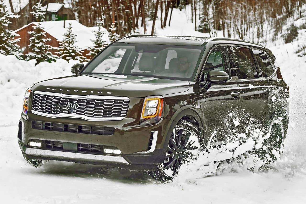 <h3 class="cms-H3-H3"><b>3. Kia Telluride</b></h3>
<br>
<br>
<b>Diferencial porcentual de precio sobre modelo de un año de uso: </b>5.7%
<br>
<br>
<b>Diferencial de precio en dólares sobre modelo de un año de uso:</b> $2,456