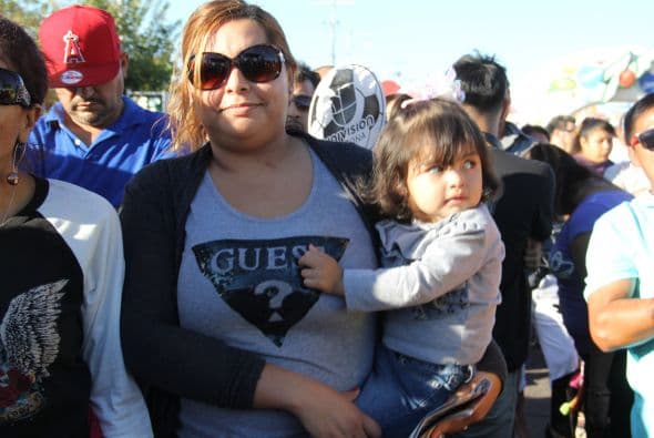 “ Los Canarios de Michoacán” pusieron a bailar a cientos de Arizoneneses en los Latin Grammy Street Parties en Phoenix, quienes no pudieron resistirse al carismático grupo de música regional mexicana, su sonido único del arpa y a sus conocidos sencillos. 